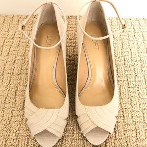 Ann Taylor Loft Nude Wedges
